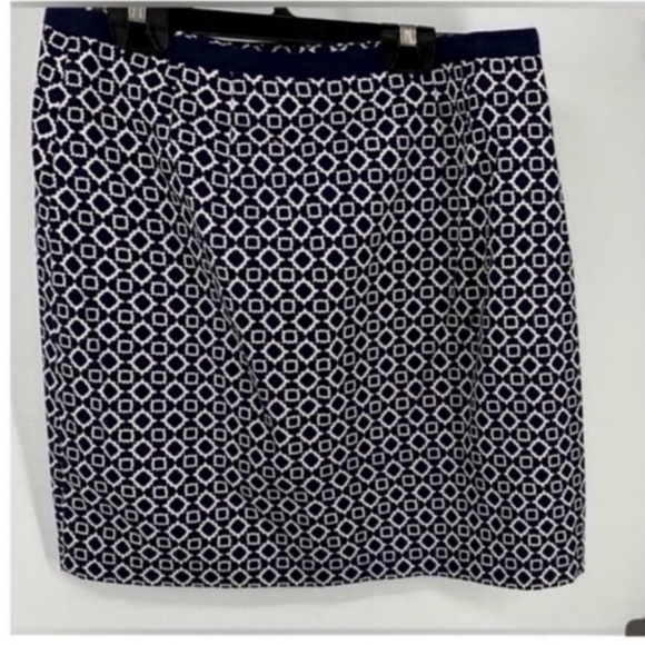 Dresses & Skirts - Talbots Skirt Sporty Preppy Pocket Zip Lined Skirt 4 Navy White Geometric 4